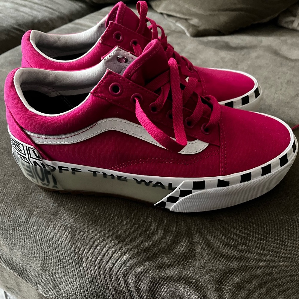 Hot pink platform Vans size 7.5 women’s (Men’s 6)
